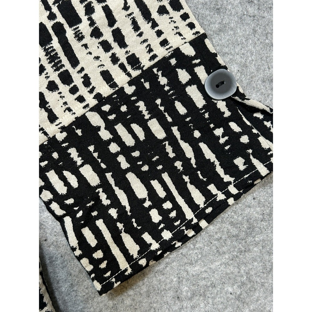 Habitat Clothes to Live in Top Small Abstract Tunic black & white Button - Picture 11 of 15